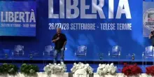 Tajani replica a Propaganda Live: "Chi ci attacca non ama la libertà"