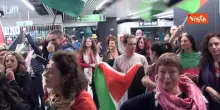 Flotilla, bandiere Palestinesi e canti in attesa del rientro degli attivisti a Fiumicino