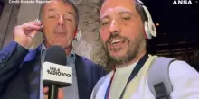 Renzi canta "Alice" di De Gregori e la dedica al ministro Giuli