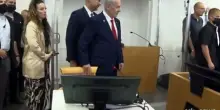 Netanyahu arriva in tribunale per udienza: è accusato di corruzione