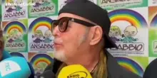 Vasco Rossi 'dottor Sorriso' per un giorno al Rizzoli di Bologna con Ansabbio. Video