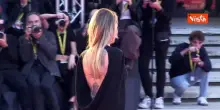 Angelina Jolie alla Festa del Cinema di Roma, il boato dei fan al red carpet
