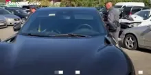 Contrabbando di auto di lusso, sequestrata una Ferrari da 700mila euro: video