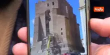 Il momento del secondo crollo della Torre dei Conti a Roma