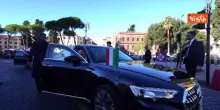 4 Novembre, Mattarella all'Altare Patria per Festa Forze Armate. Al suo arrivo gli onori militari
