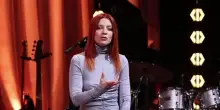 Noemi live nei teatri: suono il piano perchè mi emoziona