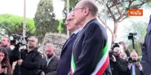 Verdone "sindaco per un giorno", la banda dei Vigili suona "Un sacco bello" al Campidoglio