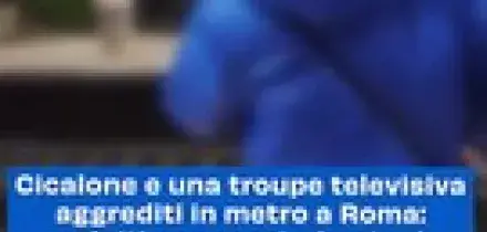 Cicalone e una troupe televisiva aggrediti in metro a Roma: colpiti con sassi e bastoni