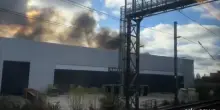 Una colonna di fumo per un incendio nella zona ovest di Londra