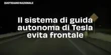 Il sistema di guida autonoma di Tesla evita frontale