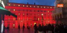 Giornata contro violenza su donne, la facciata di Palazzo Chigi illuminata di arancione