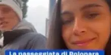 La passeggiata di Polonara con la sua Erika: "Carrozzina bye bye". Il video