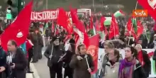 "Stop genocidio", il corteo pro Palestina sfila per le vie di Roma