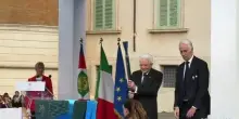 Milano-Cortina, Mattarella accende il braciere con la fiamma olimpica