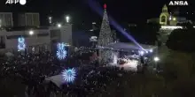 Betlemme accende l'albero di Natale: luci e speranza dopo la guerra