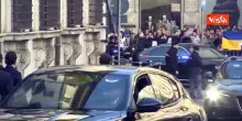 Il presidente dell'Ucraina Zelensky arriva a Palazzo Chigi per incontrare la premier Meloni