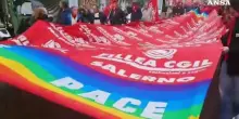 Sciopero generale a Napoli, il corteo per le vie della citta'