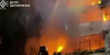 Ucraina, droni attaccano Zaporizhzhia, incendio in un palazzo
