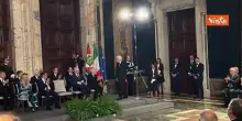 "Buon 2026", poi applauso e strette di mano per Mattarella allo scambio degli auguri al Quirinale