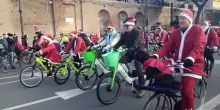 Roma, pedalata di Babbi Natale per i bimbi malati di cancro