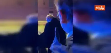 Gli auguri del Cardinal Zuppi alle volanti della Polizia bolognese nella notte di Natale