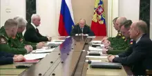 Putin sostiene che le forze ucraine retrocedono su tutto il fronte