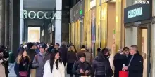 Torino, al via i saldi: abbigliamento e calzature i piu' gettonati