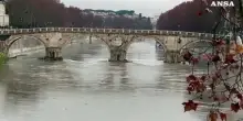 Maltempo a Roma, chiuse le banchine sul Tevere