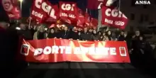 A Roma riapre la sede della Cgil di Primavalle dopo gli spari, al corteo anche Landini