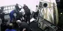 Astronauti escono dalla capsula dopo prima evacuazione medica da Iss