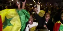 Parigi, festa per il Senegal dopo la vittoria in Coppa d'Africa