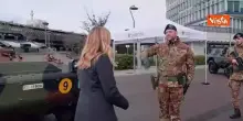 La premier Meloni incontra militari e Carabinieri impegnati alla stazione di Rogoredo a Milano