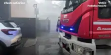 Incendio in via del Rondone a Bologna, sentito un boato: video
