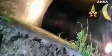 Sesto Fiorentino, i Vigili del fuoco estraggono un cane da una tubazione