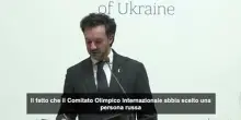 Olimpiadi, russa con cartello Ucraina a inaugurazione: Kiev infuriata