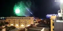 Sanremo, fuochi d'artificio sul mare
