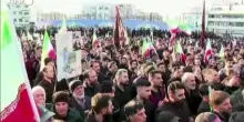 Iran, manifestazione a Teheran dopo l'annuncio della morte di Khamenei