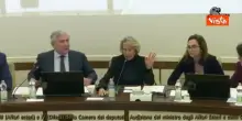 Bagarre in Commissione Senato, Tajani a Conte: Io non sono andato in ginocchio da Merkel o da Trump