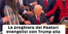 "Preghiera alla Casa Bianca: Trump riceve benedizioni dai leader evangelici in un momento di tensione internazionale"