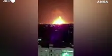 Iran, raid Israele-Usa colpiscono un deposito di carburante a Teheran: maxi incendio