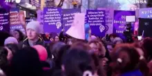 8 marzo, a Istanbul migliaia di donne manifestano sfidando le autorita'
