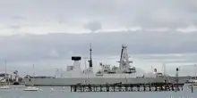La nave da guerra britannica Dragon salpa verso il Mediterraneo