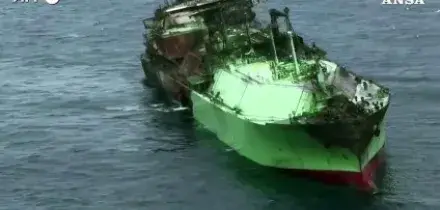 La petroliera russa Arctic Metagaz alla deriva al largo di Malta