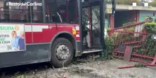 Autobus fuori strada a San Lazzaro: il video