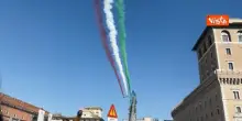 Le Frecce Tricolore sorvolano l'Altare della Patria per la Giornata dell'Unita Nazionale