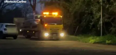 Blitz della polizia a Vignola: inseguimenti nei campi, spari ed elicottero in azione. Il video