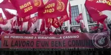 Migliaia in corteo a Cassino per difendere lo stabilimento Stellantis