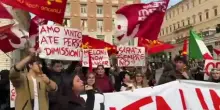 Referendum, studenti in piazza a Roma festeggiano la vittoria del No