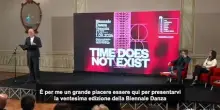 Biennale Danza 2026, Wayne McGregor e il tempo di Carlo Rovelli