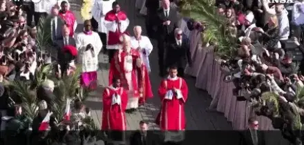 Domenica delle palme, il Papa: "Vicini ai cristiani del Medio Oriente"